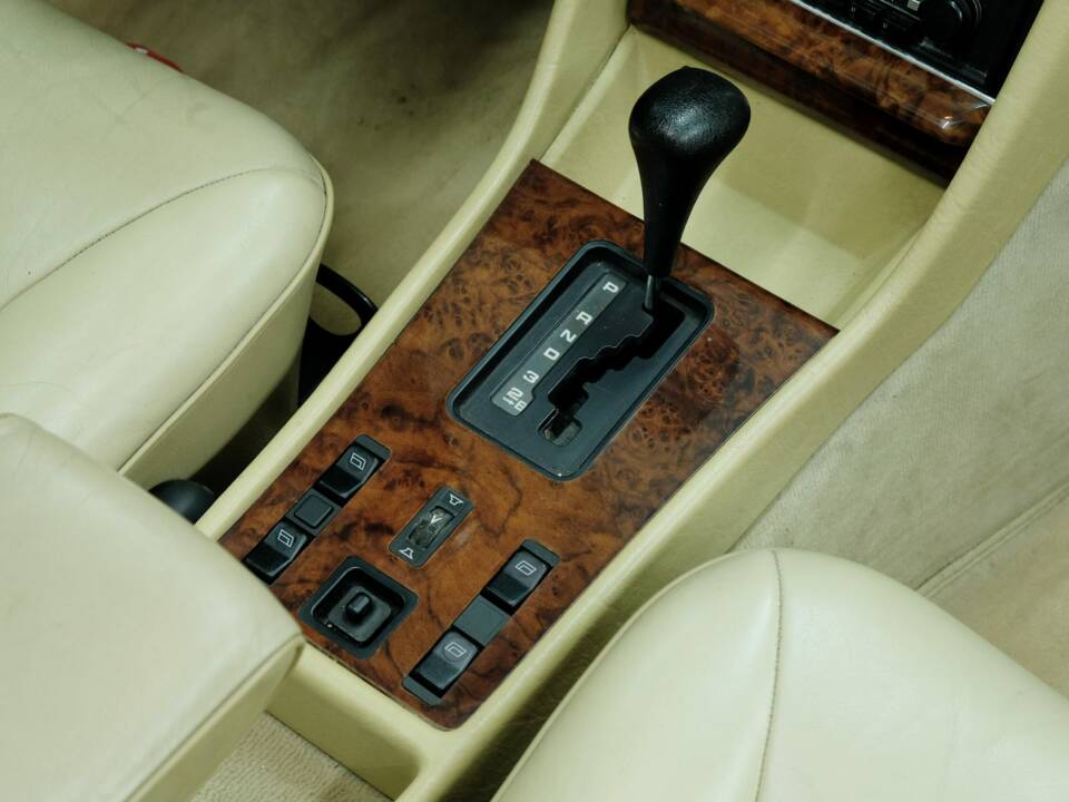 Bild 26/50 von Mercedes-Benz 500 SEL (1983)