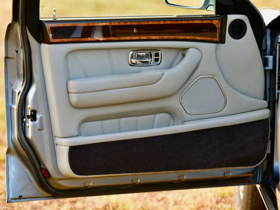 Image 27/50 of Rolls-Royce Silver Seraph (1998)