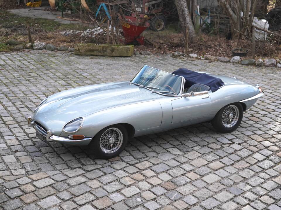 Afbeelding 11/15 van Jaguar E-Type (1968)