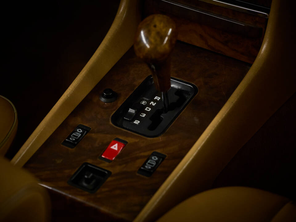 Image 65/99 of Mercedes-Benz 300 SL (1987)