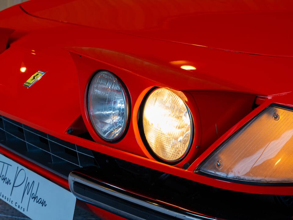 Image 64/74 of Ferrari 365 GTB/4 Daytona (1971)