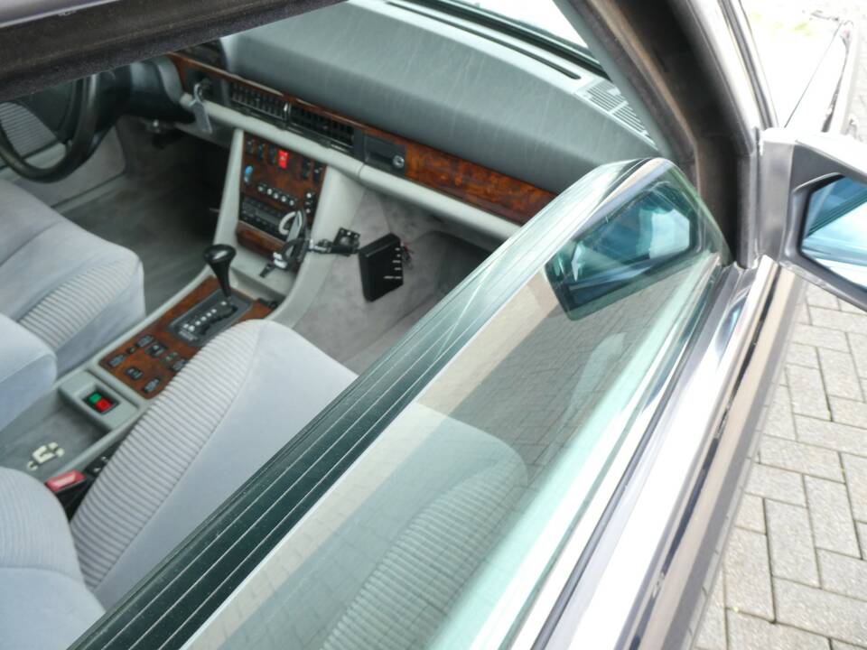 Image 21/22 of Mercedes-Benz 500 SEL Guard (1991)