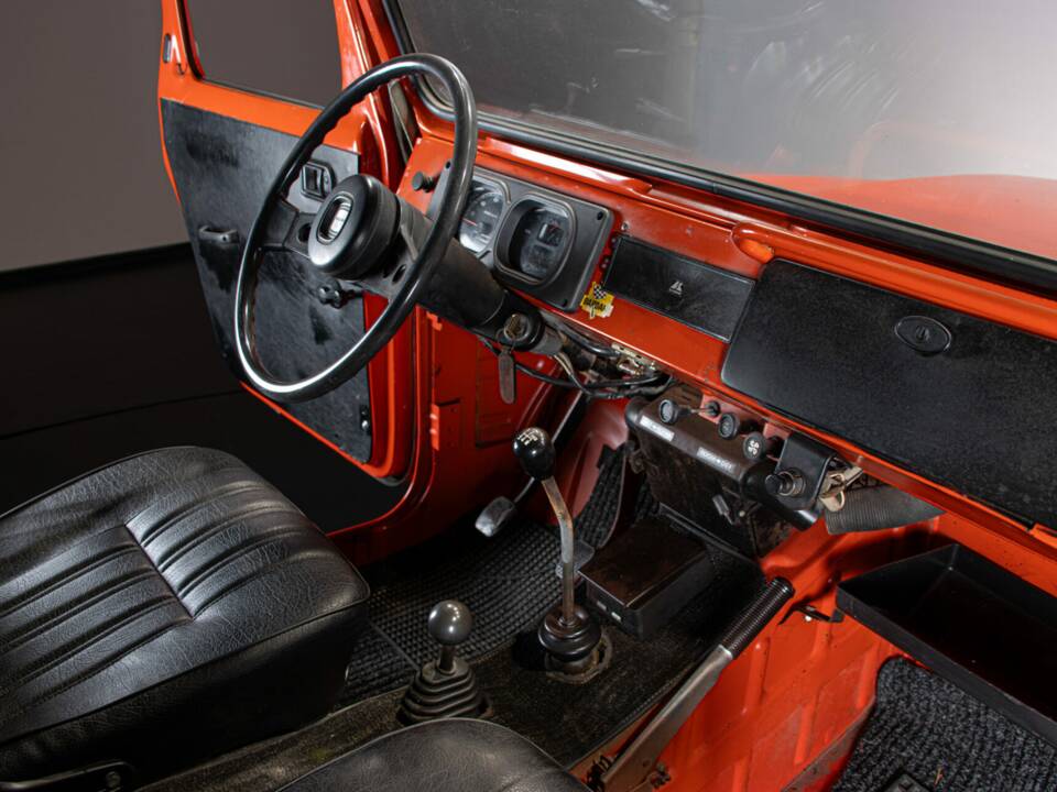 Image 24/47 of Suzuki LJ 80 (1981)