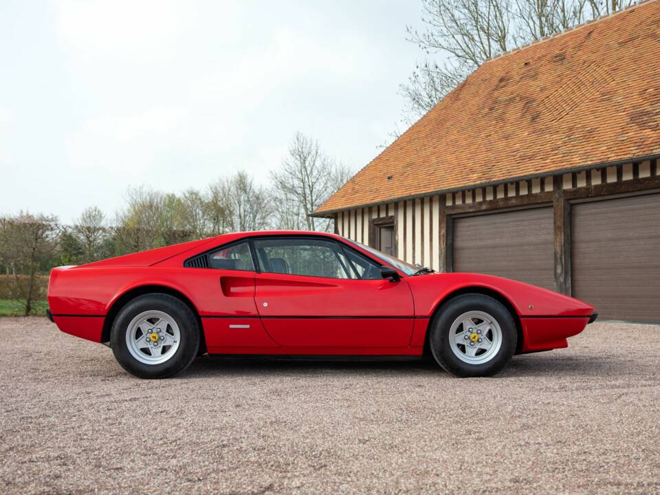 Image 21/42 of Ferrari 308 GTB (1976)