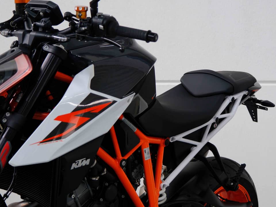 Image 43/83 of KTM 1290 Super Duke R (2018)