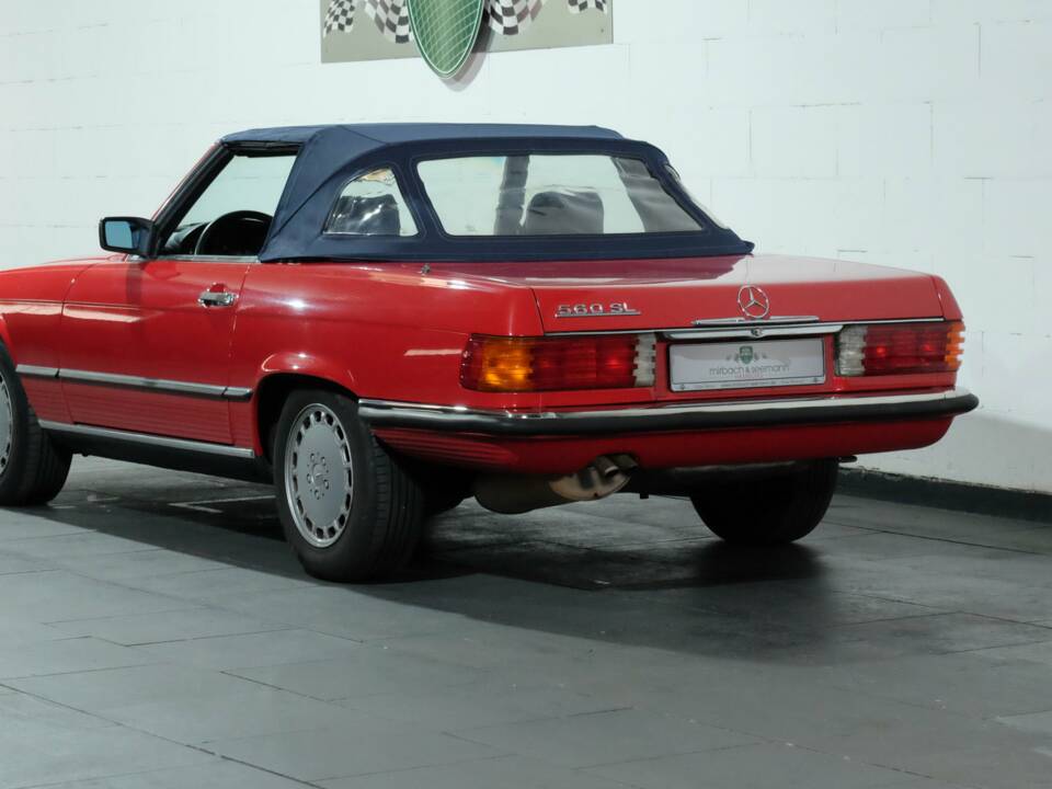 Image 25/42 de Mercedes-Benz 560 SL (1988)