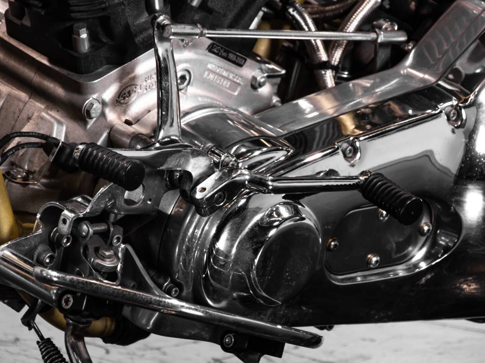 Image 14/37 of Harley-Davidson DUMMY (2009)