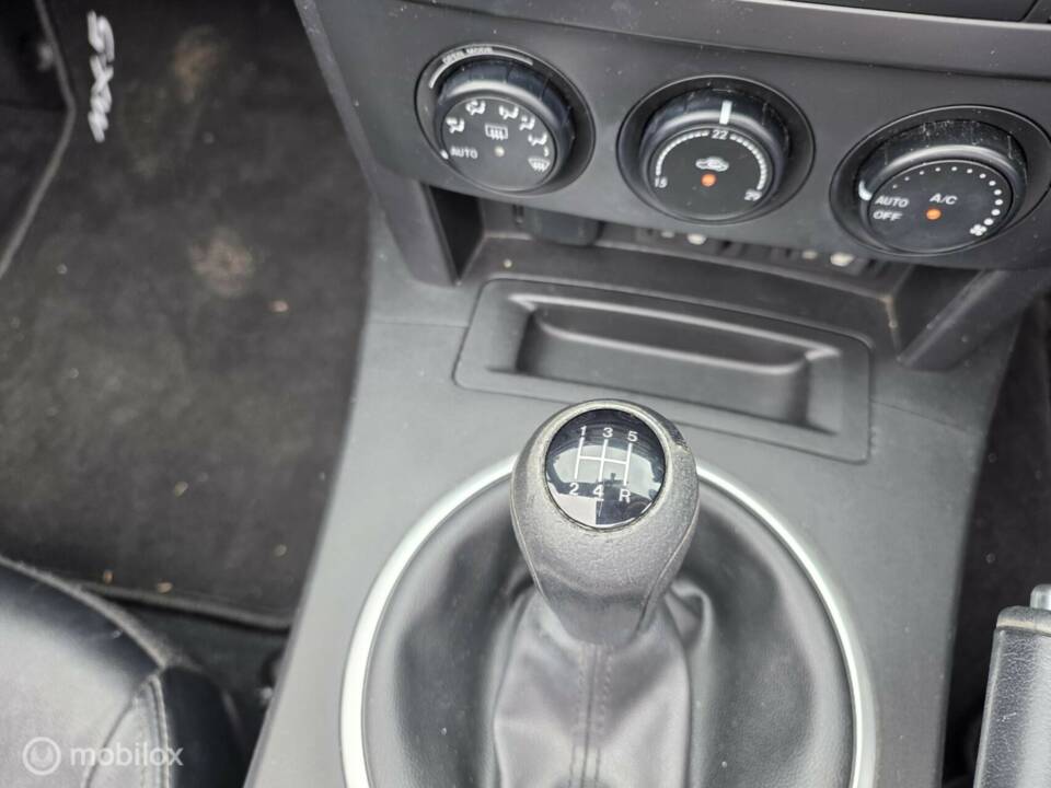 Immagine 23/31 di Mazda MX-5 1.8 (2006)