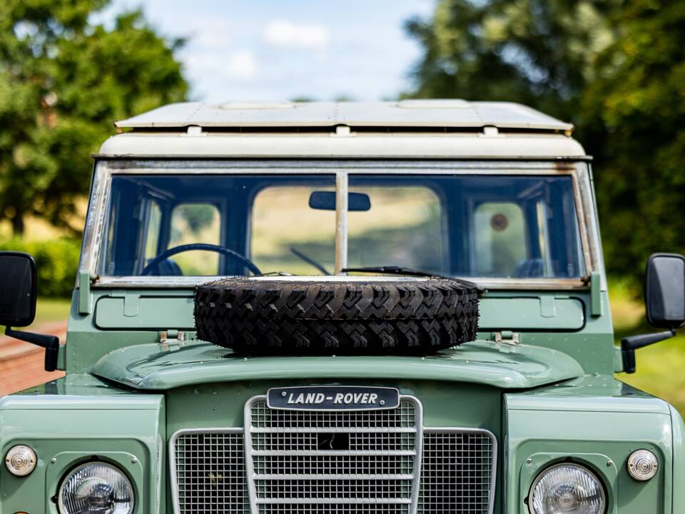 Image 40/50 of Land Rover 88 (1978)