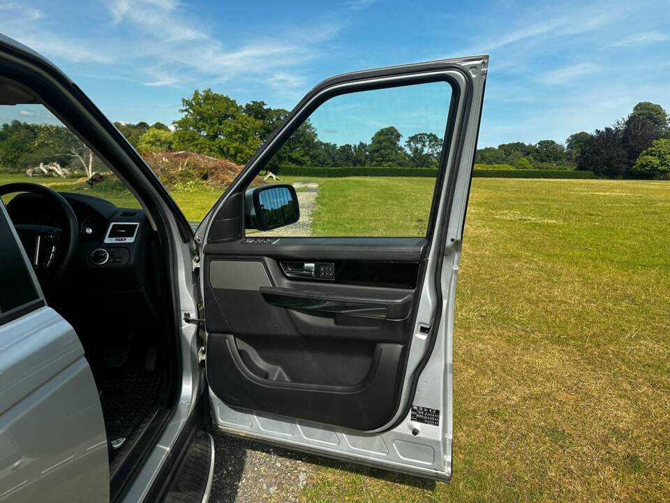 Bild 33/77 von Land Rover Range Rover Sport SDV6 (2013)