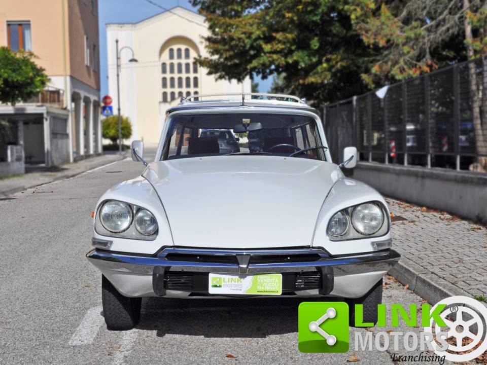 Image 8/10 of Citroën ID 20 Break (1971)