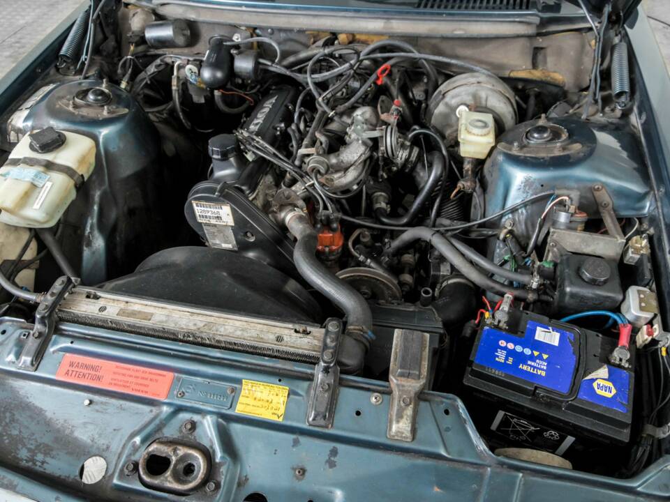 Immagine 42/50 di Volvo 240 GL (1990)
