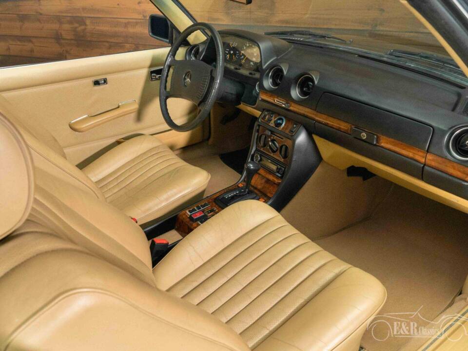 Immagine 11/19 di Mercedes-Benz 280 CE (1977)
