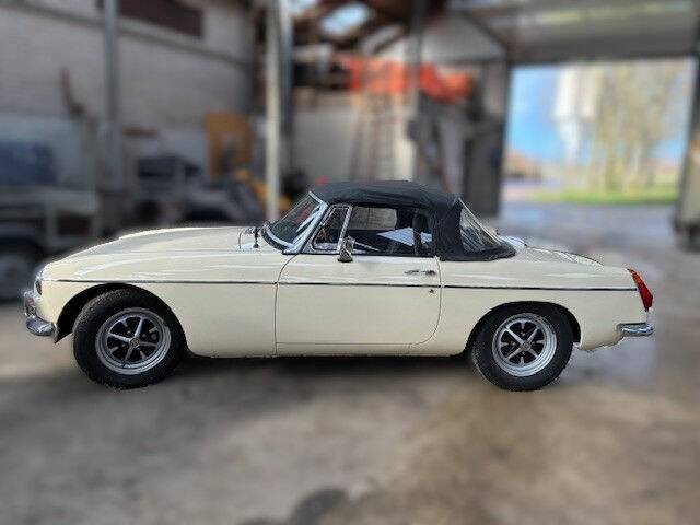 Image 5/6 de MG MGB (1972)