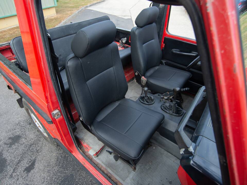 Immagine 14/42 di Mercedes-Benz 240 GD (SWB) (1979)