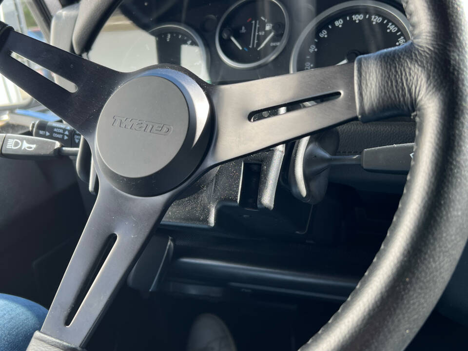 Immagine 17/28 di Land Rover Defender 90 (2015)