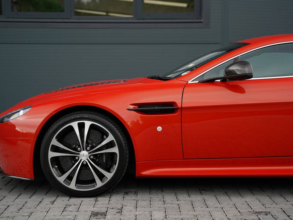 Bild 9/50 von Aston Martin V12 Zagato (2012)