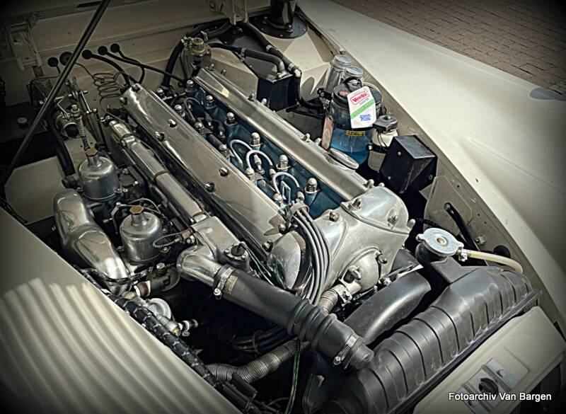 Imagen 10/13 de Jaguar XK 150 3.8 SE DHC (1960)