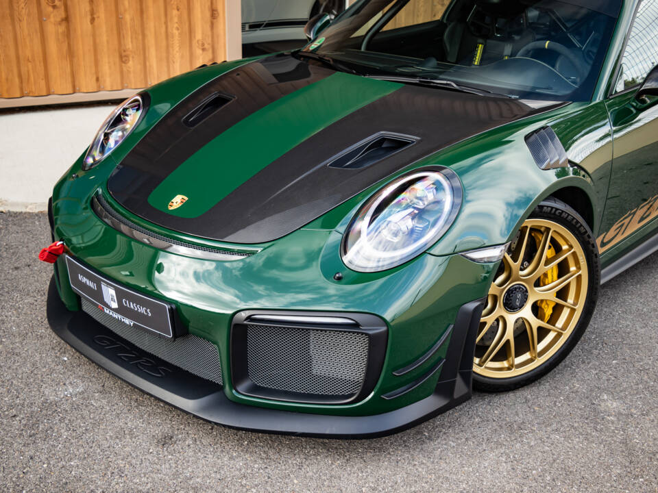 Immagine 2/50 di Porsche 911 GT2 RS (2018)