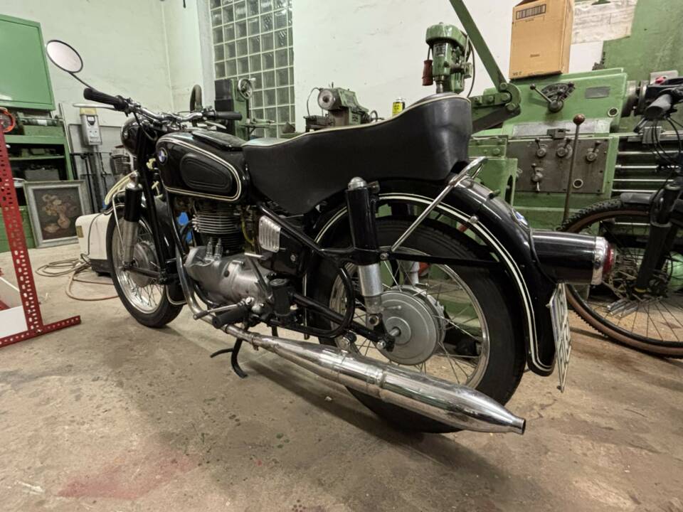 Image 8/8 of BMW DUMMY (1957)