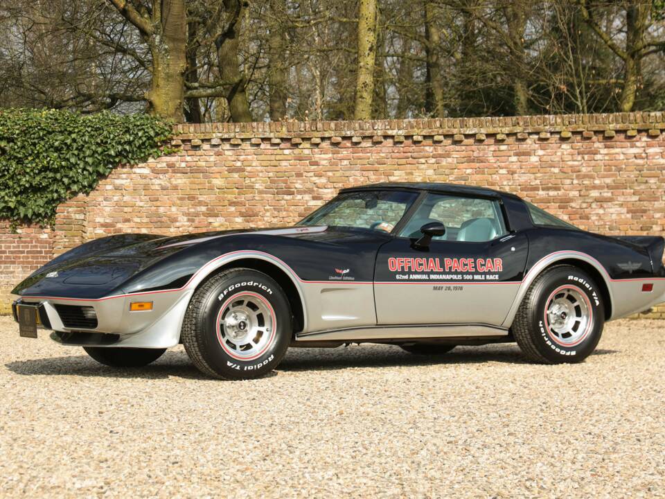 Image 26/50 of Chevrolet Corvette Indy Pace Car (1978)