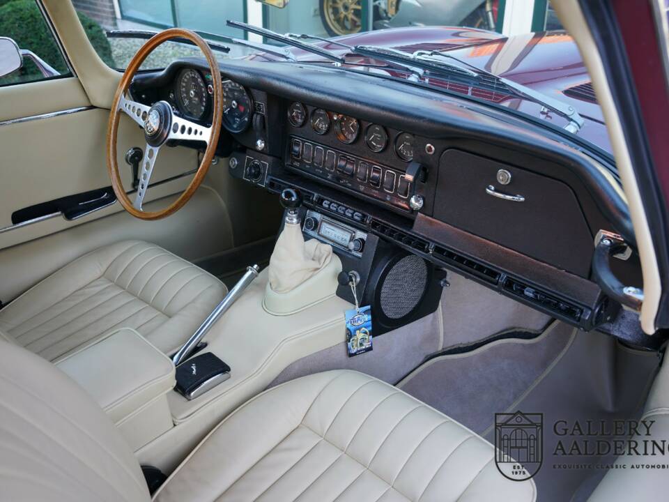 Imagen 27/50 de Jaguar E-Type (1968)