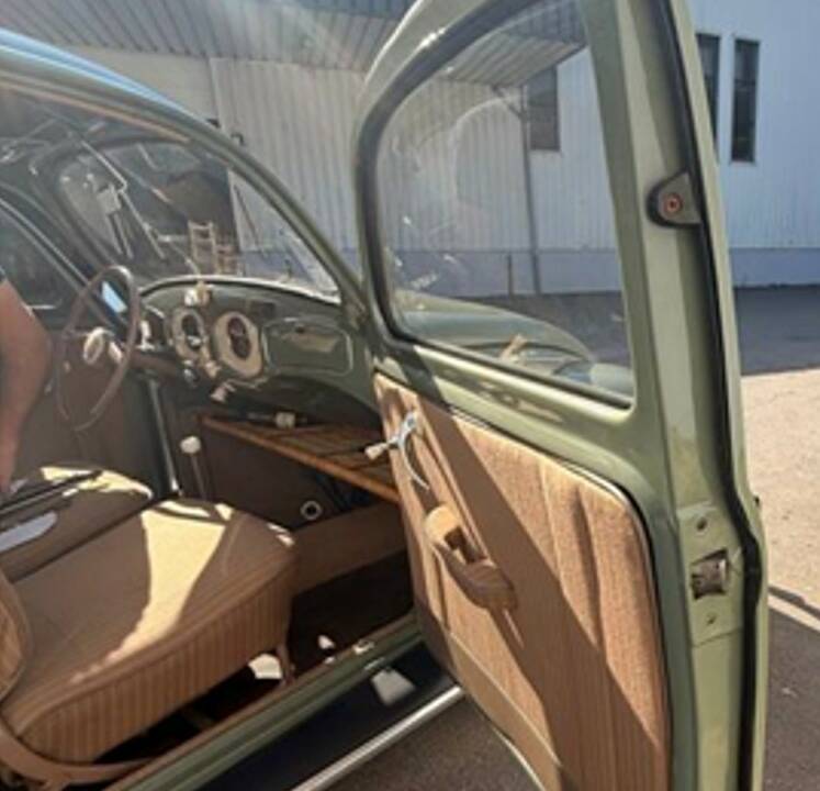 Image 27/49 of Volkswagen Beetle 1100 Standard (Brezel) (1950)