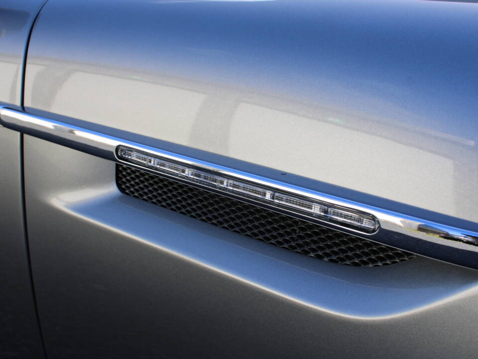 Bild 14/47 von Aston Martin DB 9 GT &quot;Bond Edition&quot; (2015)