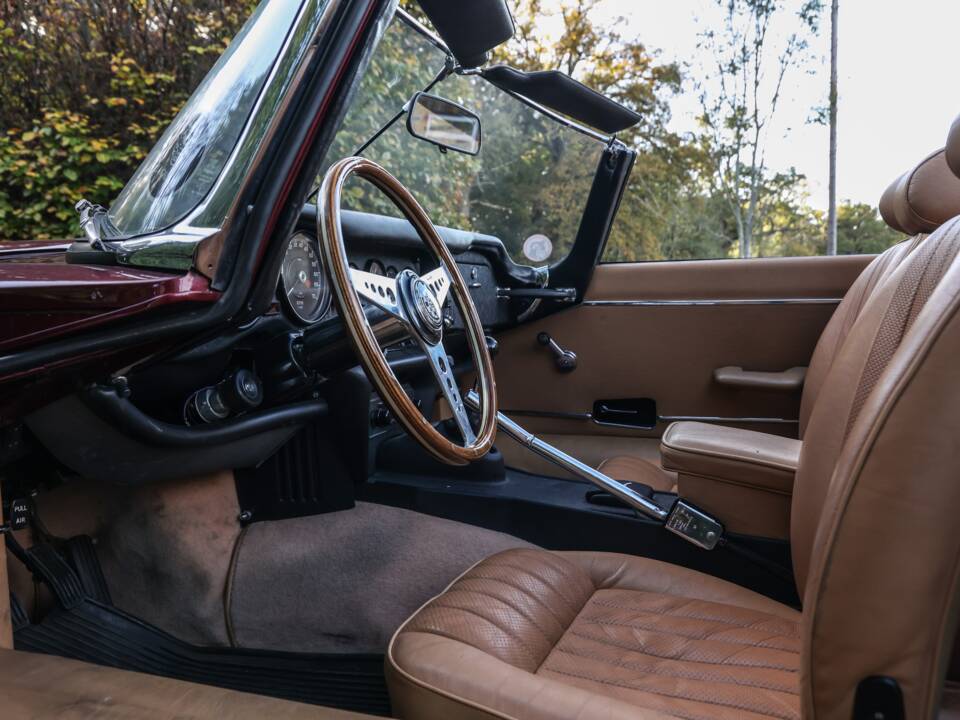 Bild 24/31 von Jaguar E-Type V12 (1974)