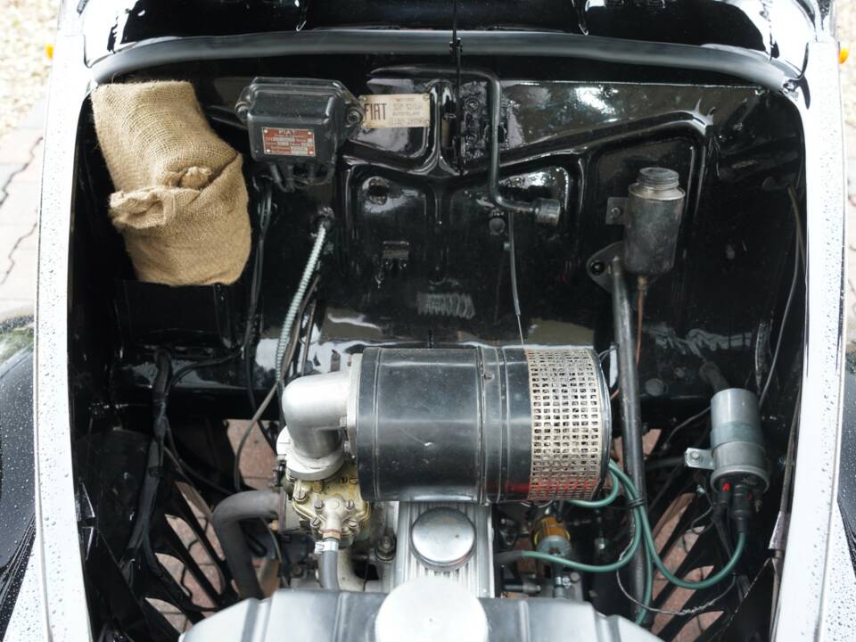 Image 44/50 of FIAT 1100 B (1947)