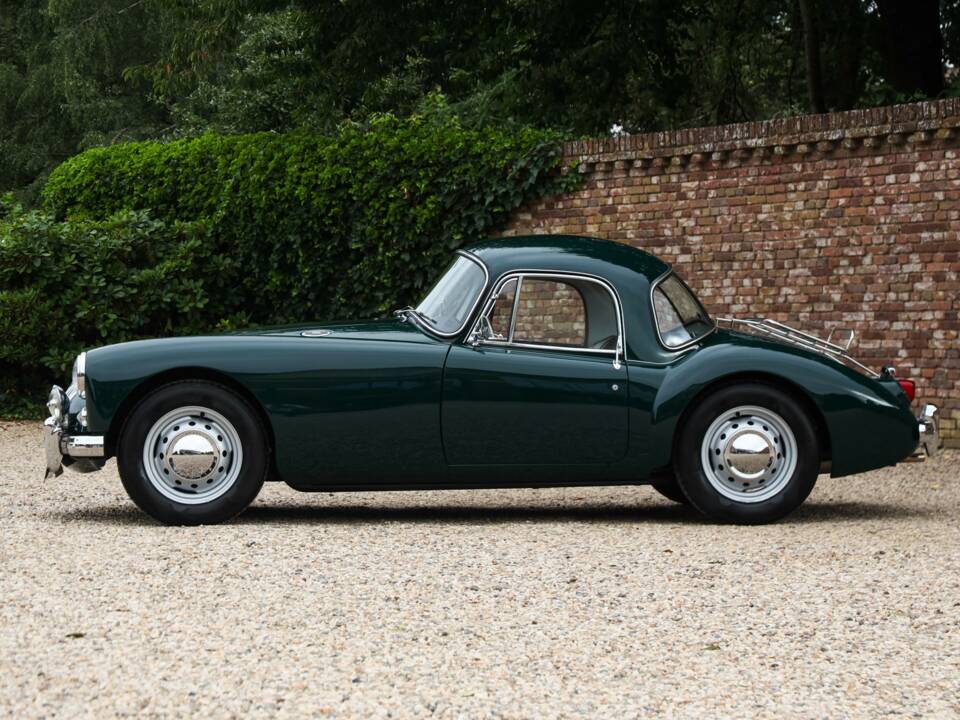 Image 11/50 de MG MGA 1500 (1958)