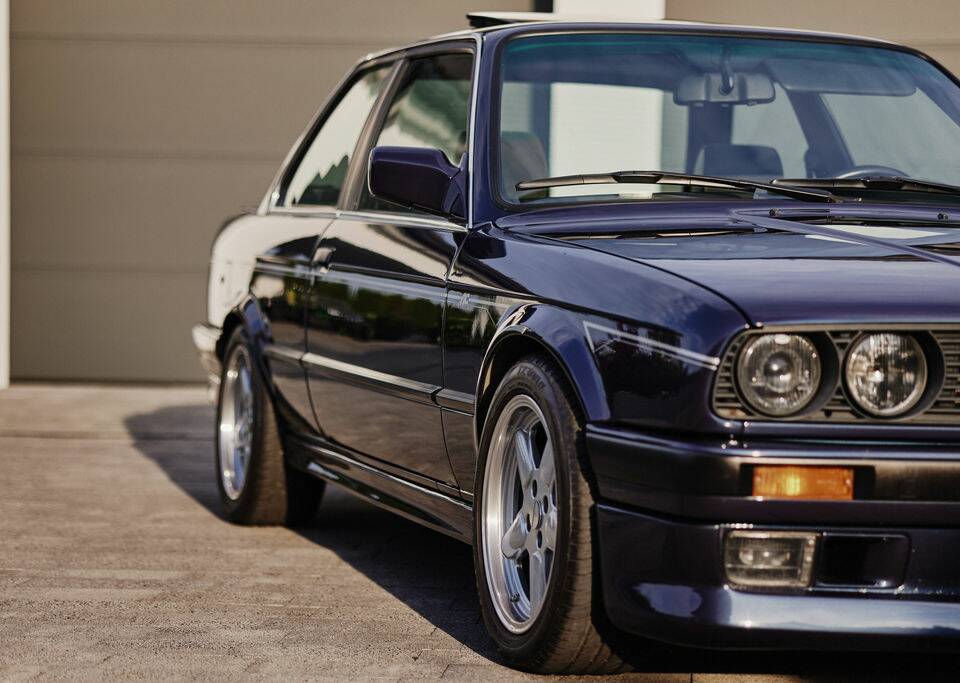 Immagine 6/8 di BMW 325i (1989)
