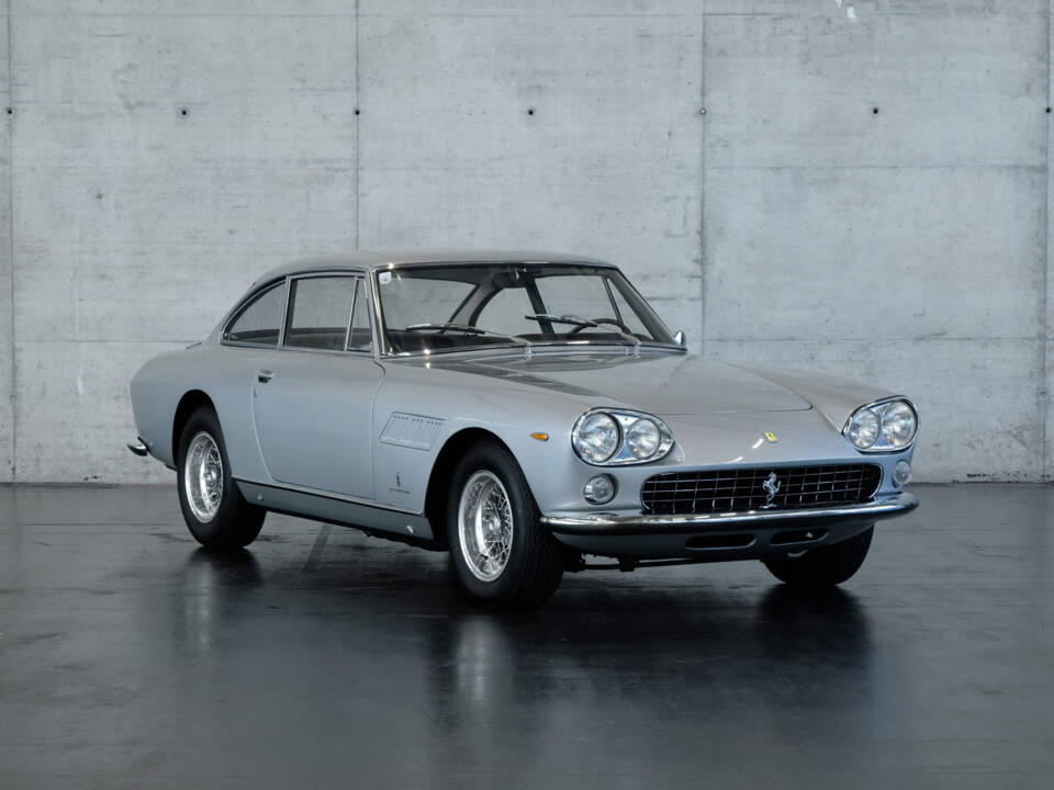 Imagen 4/24 de Ferrari 330 GT 2+2 (1964)