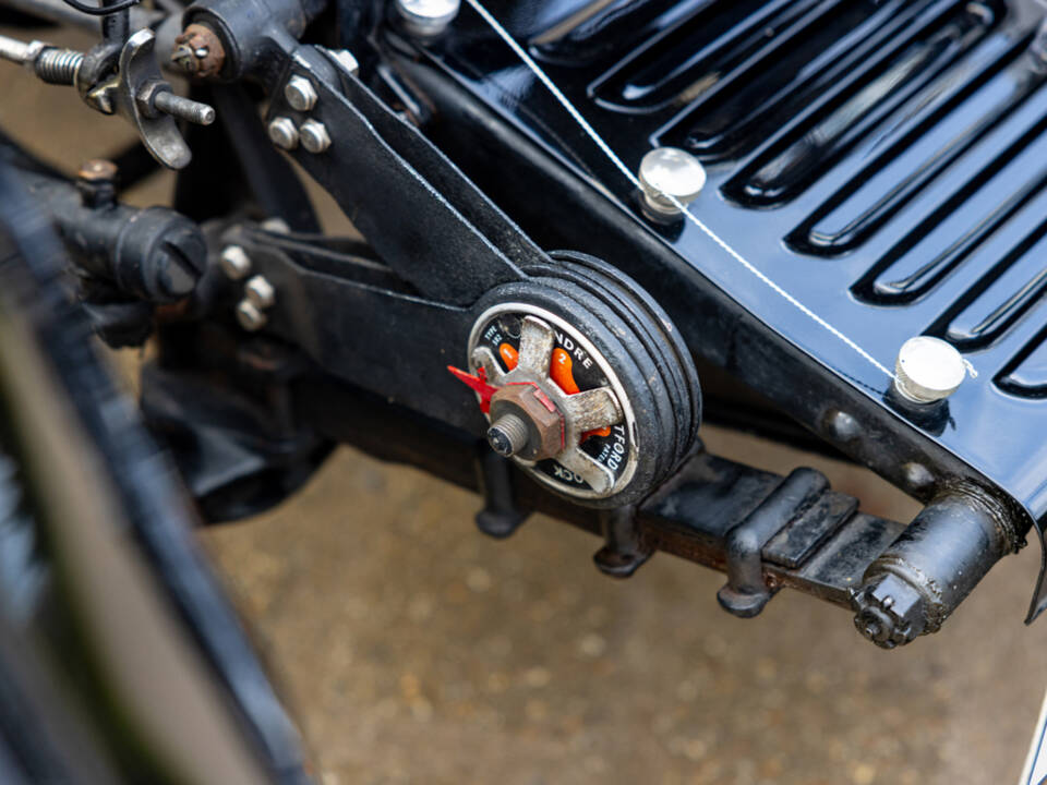Immagine 30/50 di Aston Martin International (1930)