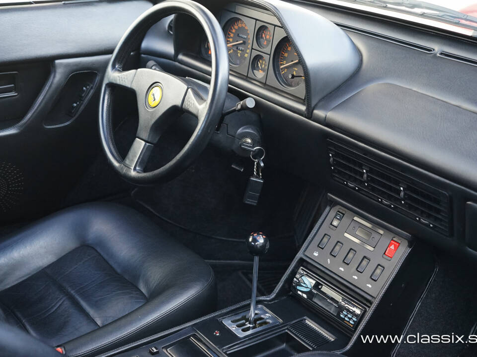 Image 17/23 of Ferrari Mondial T (1989)