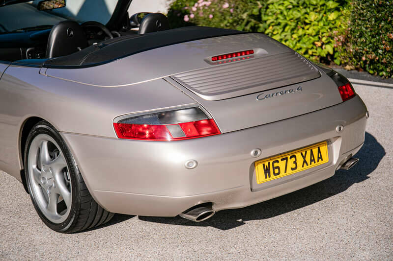 Imagen 8/27 de Porsche 911 Carrera 4 (2000)