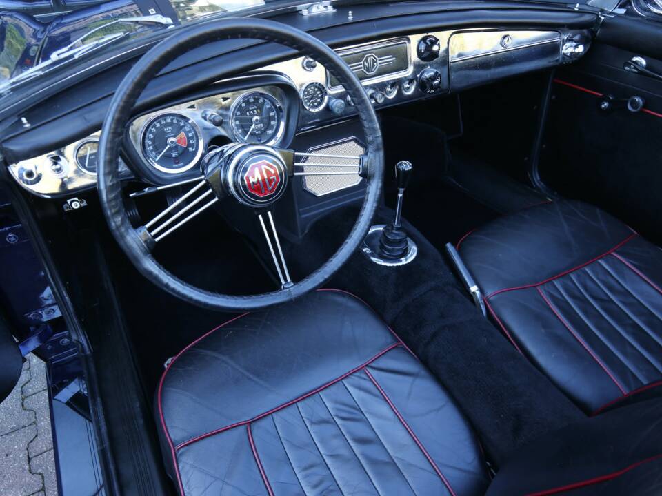 Image 3/50 de MG MGB (1966)