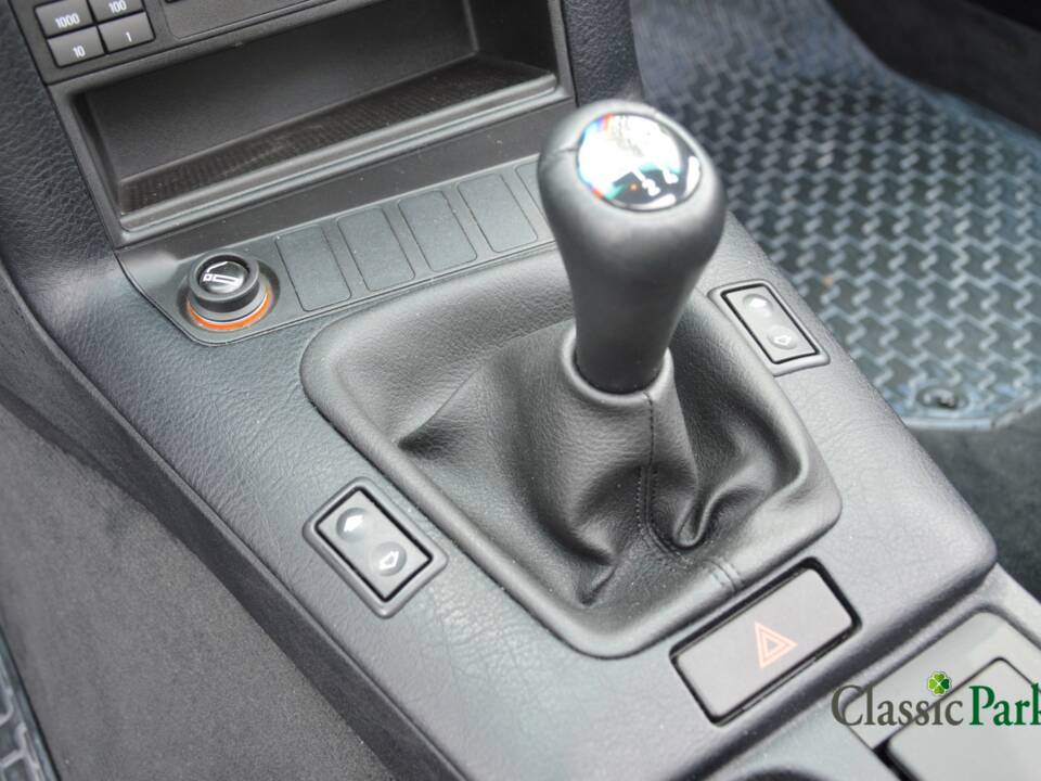Bild 34/50 von BMW 320i (1994)