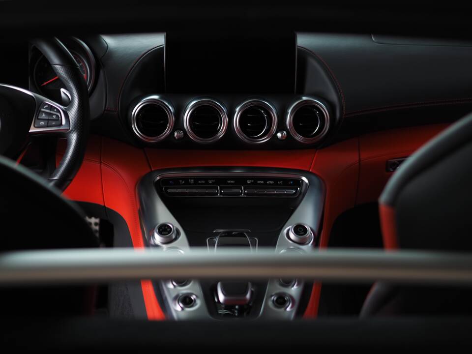 Image 49/49 of Mercedes-AMG GT-S (2015)