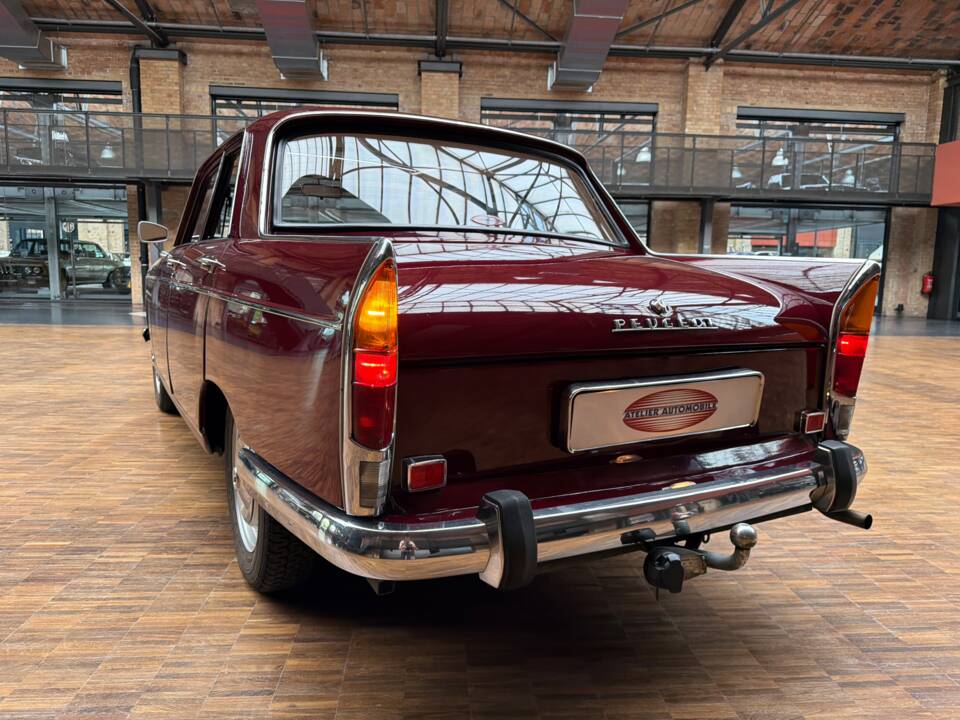 Image 13/36 of Peugeot 404 (1972)