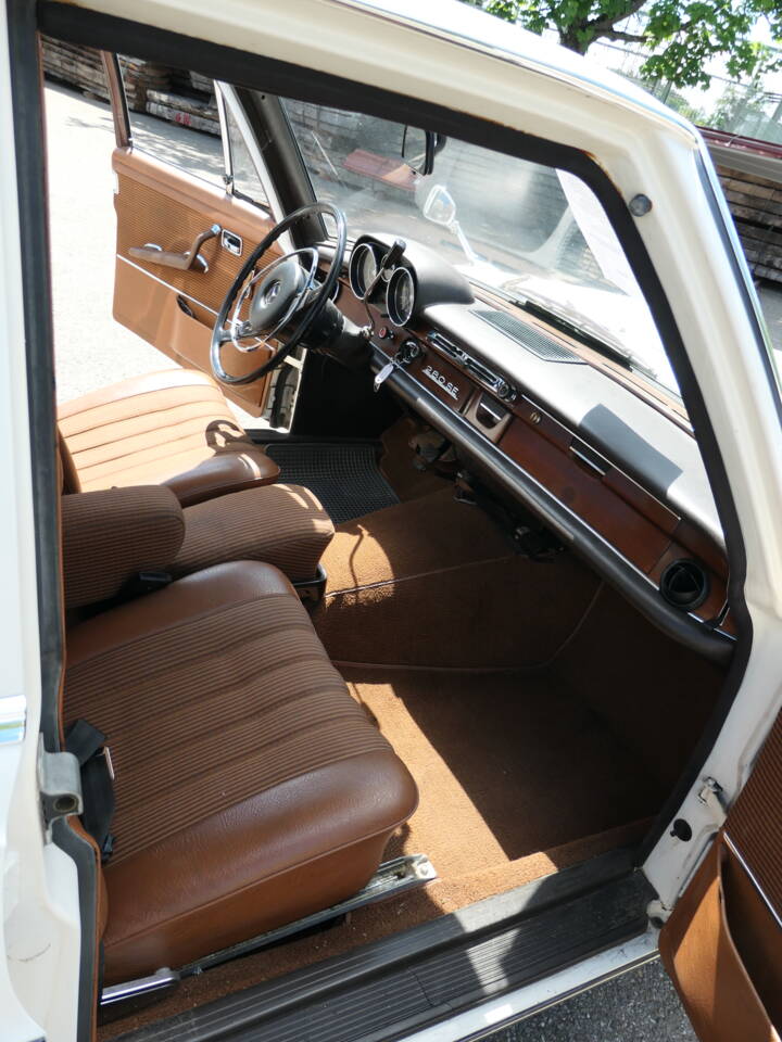 Image 6/50 of Mercedes-Benz 280 SE (1970)