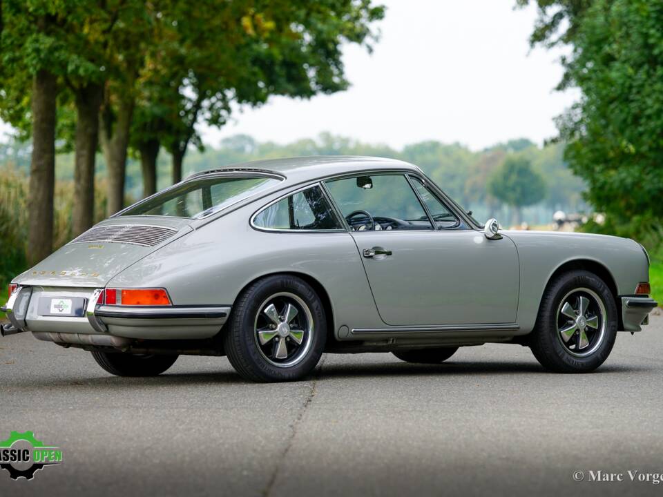 Image 46/57 of Porsche 911 2.0 (1968)
