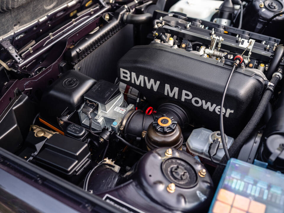 Image 48/50 de BMW M3 (1989)
