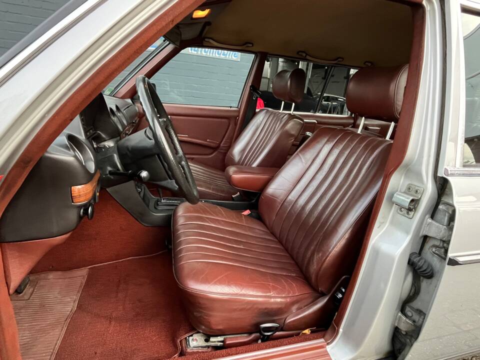 Bild 16/51 von Mercedes-Benz 300 D lang (1985)