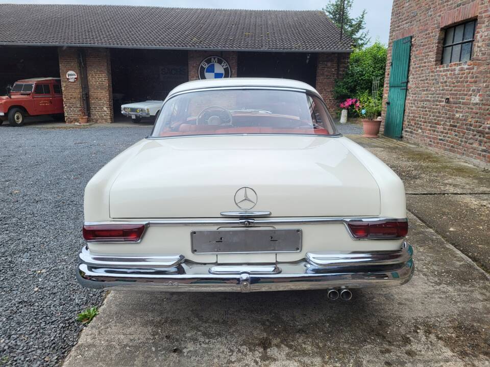 Imagen 10/49 de Mercedes-Benz 250 SE (1966)
