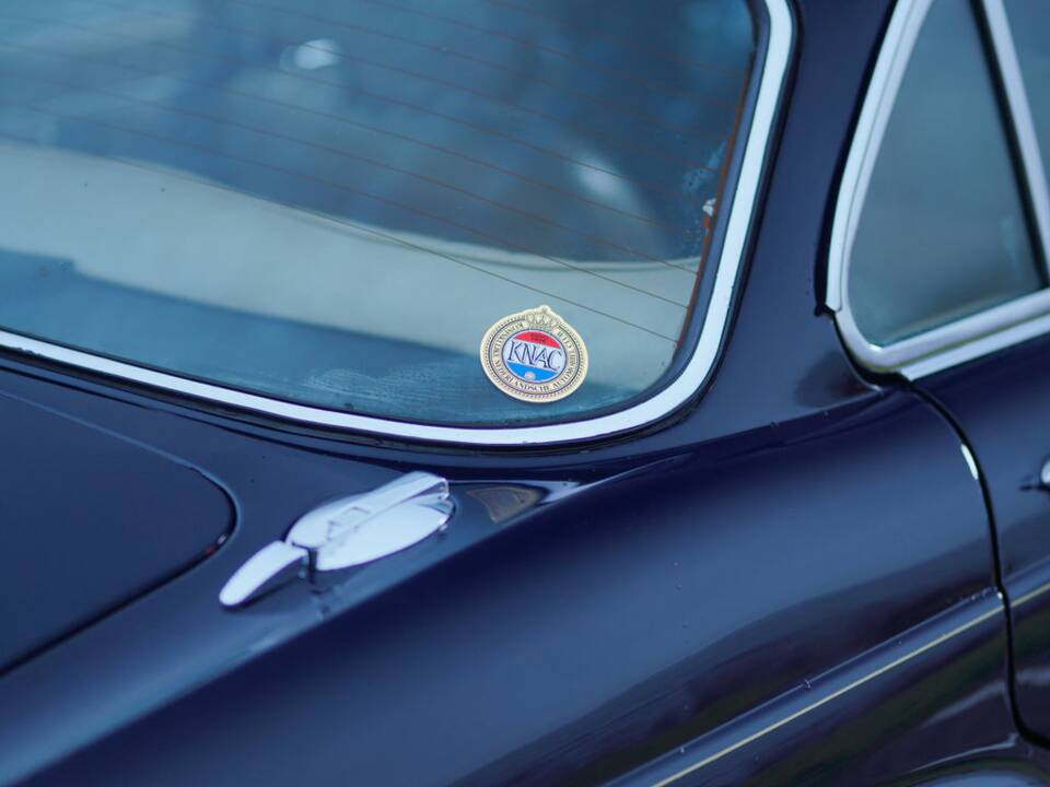 Image 15/26 de Jaguar XJ 6 L 4.2 (1976)