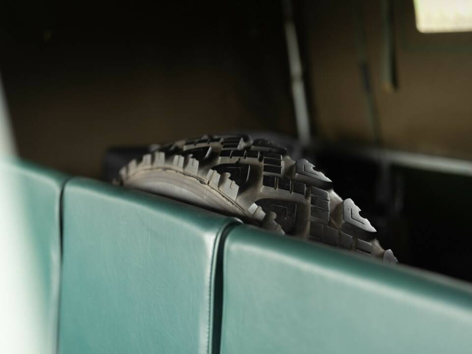 Image 42/50 of Land Rover 80 (1952)