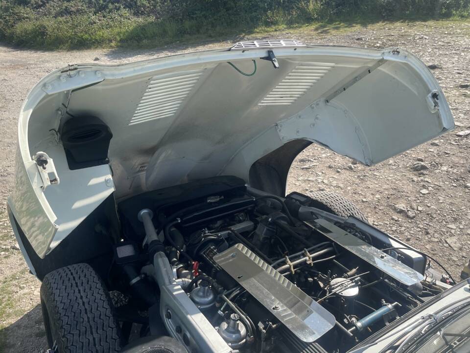Bild 10/11 von Jaguar E-Type V12 (1974)