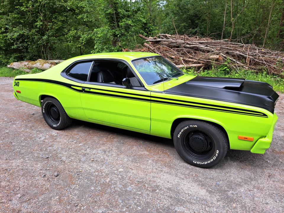 Image 2/10 of Plymouth Duster (1973)