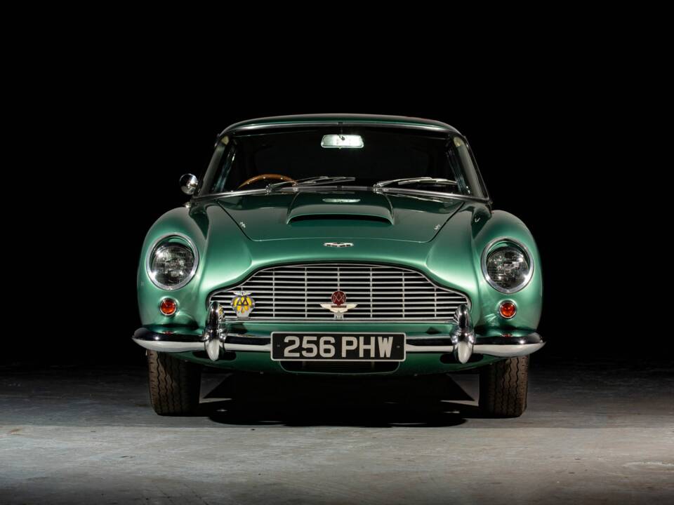 Afbeelding 2/55 van Aston Martin DB 4 Vantage (1962)